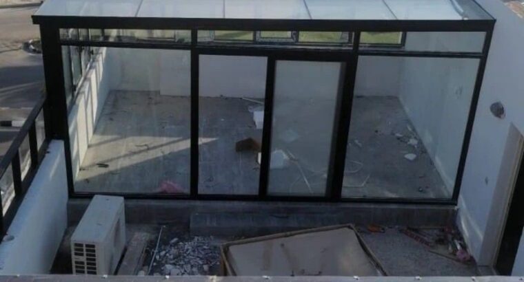 تركيب مجلس قزاز خارجي بناء شقة ساندوتش بانل الرياض