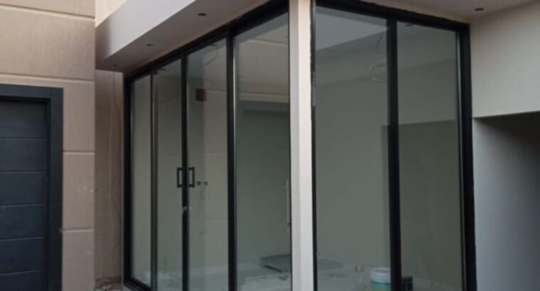 ملحق زجاج خارجي بتصميم عصري 0551033861
