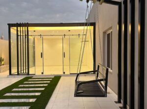 مقاول ملاحق زجاج واستراحات بالرياض 0551033861