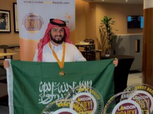 النحال نايف سعيد الغامدي | مناحل مختلف ألوانه