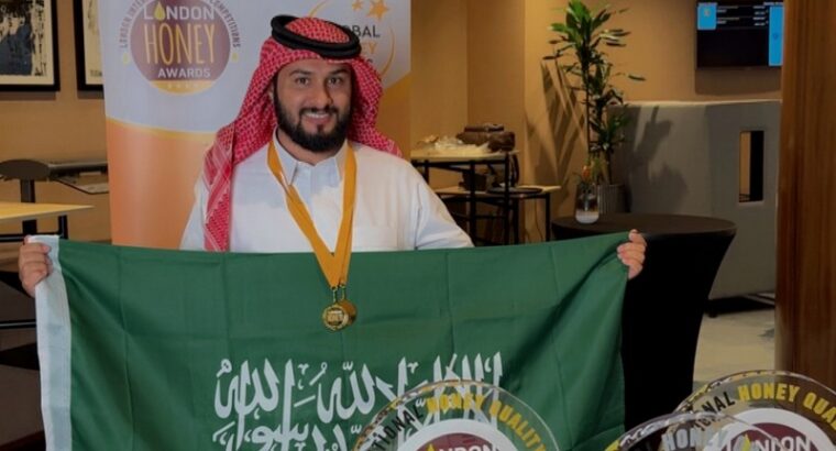 النحال نايف سعيد الغامدي | مناحل مختلف ألوانه
