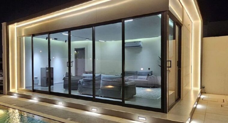 بناء ملاحق زجاج ومجالس خارجية زجاجية في الرياض |